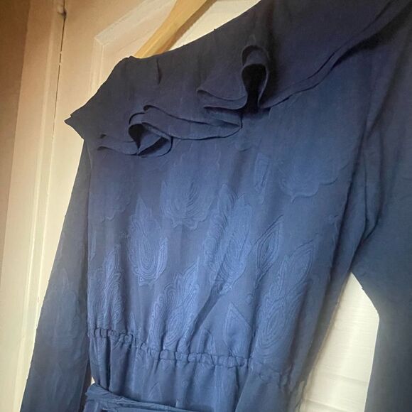 NWTs Michael Kors Ruffled V-Neck Tiered Hem Dress Size Medium - Picture 10 of 13